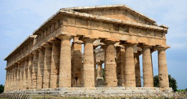 ITALY, PAESTUM, Poseidon onuruna Yunanlılar tarafından Poseidonia olarak adlandırılan ama Athena ve Hera 'ya çok bağlı antik bir şehir Magna Graecia. Romalıların yönetiminde adı Paestum 'dur.