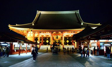 Japonca, TOKYO. Sens-ji, Asakusa bölgesinde bulunan bir Budist tapınak kompleksi. Şehirdeki en eski ve en önemli tapınaklardan biridir.