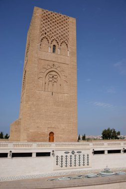 Fas Rabat, Fas 'ın başkenti Rabat' ta bulunan bir kraliyet mozolesidir. Hasan Kulesi 'nin meydanında yer alır ve Bou' nun ağzına hükmeder.