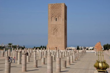 Fas Rabat, Fas 'ın başkenti Rabat' ta bulunan bir kraliyet mozolesidir. Hasan Kulesi 'nin meydanında yer alır ve Bou' nun ağzına hükmeder.
