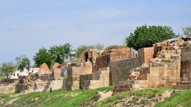 TURKYE, HARRAN Harran şehrinin temeli muhtemelen M.Ö. 18. yüzyıla dayanıyor. Eski şehrin duvarları.