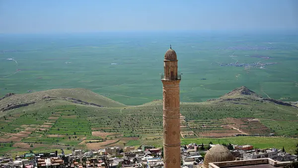 stock image TURKYE, MARDIN is a city in southeastern Turkey. Known for its Arab architecture and for its strategic position. From its altitude it dominates northern Mesopotamia