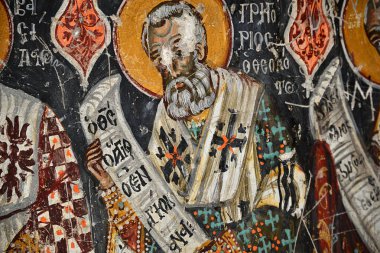 Deniz seviyesinden 1200 metre yükseklikteki Altindere vadisine bakan bir uçurumun üzerine inşa edilen Sumela Ortodoks Manastırı TURKYE, bugün Maka bölgesinde kısmen Türk hükümeti tarafından restore edilmiştir.