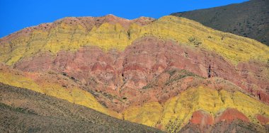 ARGENTINA Jujuy, Arjantin 'in kuzeybatısında, Quebrada de Humahuaca tepeleri ve onun yerli Quechuan köylerinin muhteşem kaya oluşumları ile karakterize edilir.