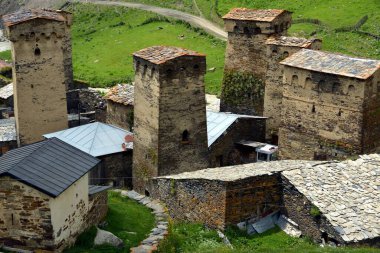 Gürcistan, Svaneti bölgesindeki Ushguli Svan Kuleleri, Kafkasya 'daki savunma taş köyleri