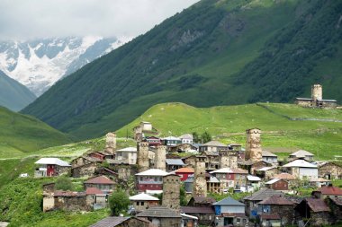 Gürcistan, Svaneti bölgesindeki Ushguli Svan Kuleleri, Kafkasya 'daki savunma taş köyleri