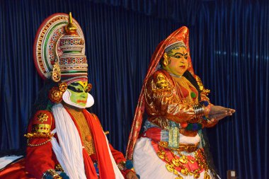 Hindistan, KUMILY, Kathakali dansı