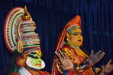 Hindistan, KUMILY, Kathakali dansı