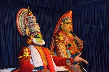 Hindistan, KUMILY, Kathakali dansı