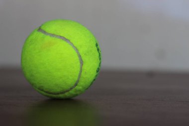 Tenis topu raketi