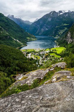 Norveç 'in güzel dağları. seyahat ve doğa.