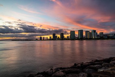 Honolulu 'da güzel bir gün batımı