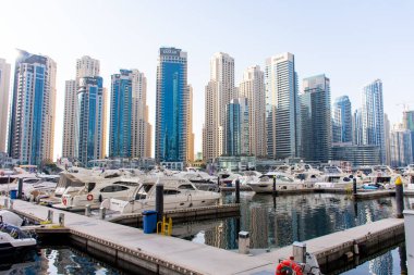 Dubai 'de lüks yatlar limanı.