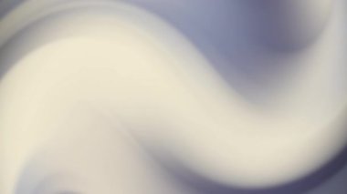 Yumuşak kıvrımlı krem çizgileri ve sessiz mavi tonlara sahip soyut arkaplan