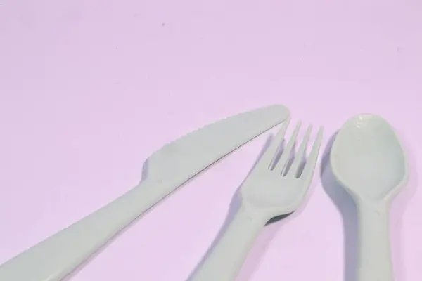 Sade geçmişi olan çocuklar için plastik bulaşık takımı