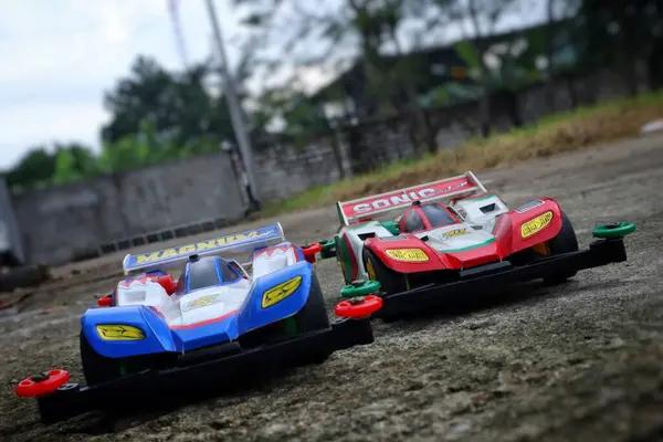 Temmuz 07 2024: Mini 4WD Tamiya Magnum ve Sonic Saber