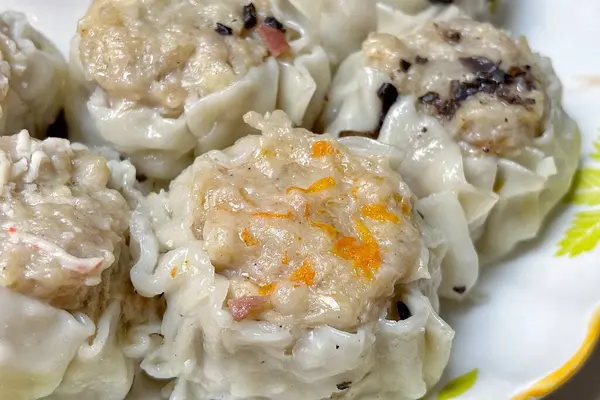 Lezzetli Asya yemeklerinin yakın görüntüsü