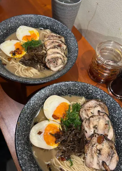 Tavuk ve yumurtalı erişte çorbası, Japon eriştesi.