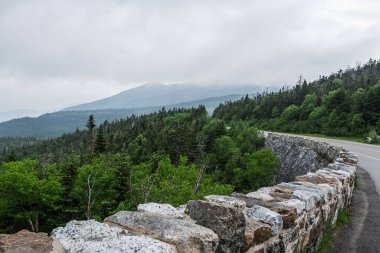 Beyazsurat Dağı Adirondacks New York Foggy, Bulutlu, 