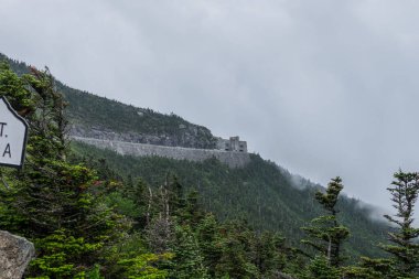 Beyazsurat Dağı Adirondacks New York Foggy, Bulutlu, 