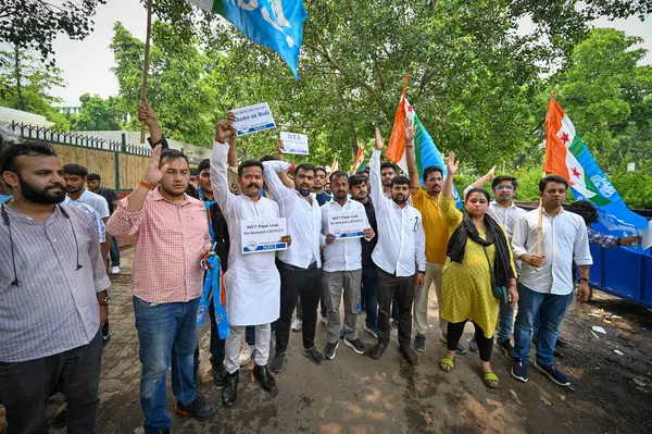 stock image NEW DELHI, INDIA - JULY 23: NSUI supporters seen protesting against NTA over the issue of NEET exam outside Ministry of HRD, Shastri Bhawan on July 23, 2024 in New Delhi, India. (Photo by Sanchit Khanna/Hindustan Times)