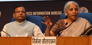 NEW DELHI, INDIA - 23 Temmuz 2024: Birlik Maliye Bakanı Nirmala Sitharaman ve MoS Finans Bakanı Pankaj Choudhary 23 Temmuz 2024 tarihinde Hindistan 'ın Yeni Delhi kentinde bir bütçe basın toplantısında bir araya geldiler. (Fotoğraf: Sonu Mehta / Hindustan Times)