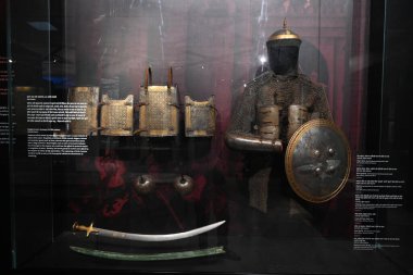 NEW DELHI, INDIA - 24 Temmuz 2024: Yabancı Turist ziyareti ve Look Humayun Dünya Mirasları Müzesi UNESCOs Dünya Mirası kültür festivalinin 46. oturumunu 24 Temmuz 2024 'te Yeni Delhi, Hindistan' da gerçekleştirdi.. 