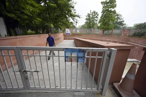 NEW DELHI, INDIA - 24 Temmuz 2024: Sunder Nursery 'deki Humayun Müzesi manzarası, 24 Temmuz 2024, Yeni Delhi, Hindistan.