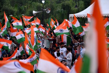 NEW DELHI, INDIA - 25 Temmuz 2024: BJP Ulusal Başkanı JP Nadda, 25 Temmuz 2024 tarihinde Hindistan 'ın başkenti Yeni Delhi' de bulunan Central Park Connaught Place 'deki Cesur Şehitleri onuruna, Kargil Vijay Diwas' ın arifesinde yapılan Mashal mitingine katıldı..