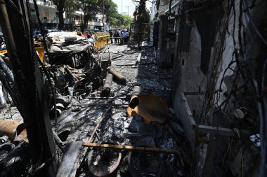 YENİ DELHI, INDIA - 26 Mayıs 2024 'te Hindistan' ın Yeni Delhi kentinde Vivek Vihar çocuk hastanesinde yedi yeni doğan bebeğin büyük bir yangın sonucu öldüğü hastane manzarası. En az yedi yeni doğmuş bebek büyük bir yangından sonra öldürüldü.