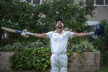 MUMBAI, INDIA - 4 Mayıs 2024: Bollywood oyuncusu Karan Wahi, 4 Mayıs 2024 tarihinde Hindistan 'ın Mumbai kentinde yayınlanan özel bir röportajda poz verdi.