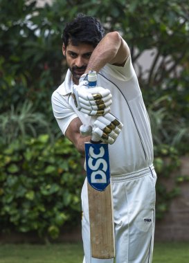 MUMBAI, INDIA - 4 Mayıs 2024: Bollywood oyuncusu Karan Wahi, 4 Mayıs 2024 tarihinde Hindistan 'ın Mumbai kentinde yayınlanan özel bir röportajda poz verdi.