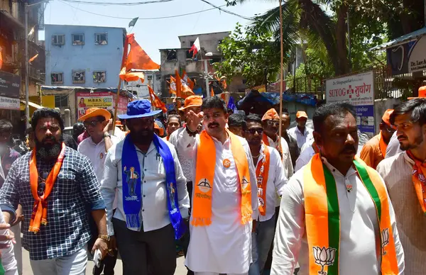 stock image MUMBAI, INDIA - MAY 4, 2024: Rahul Shewale, Shiv Sena (Shinde Faction) candidate from Mumbai South Central constituency during the election campaign from Mahim Shahunagar to Dharavi area, on May 4, 2024 in Mumbai, India.