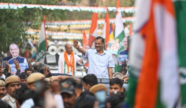 NEW DELHI, INDIA - 15 Mayıs 2024: Delhi CM Arvind Kejriwal, INDIA İttifak Kongre Adayları seçim kampanyası kapsamında, Chandni Chowk Chowk Seçmenleri 'nden GT Karnal Road' daki Loksabha Seçimleri için JP Aggarwal