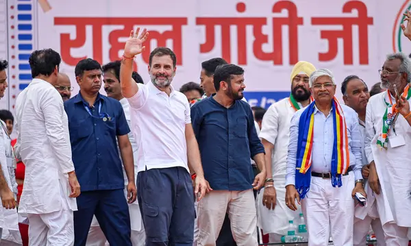 stock image NEW DELHI, INDIA - MAY 23, 2024:  Congress leader Rahul Gandhi with party leaders during a public meeting to support party candidate from North East Delhi constituency Kanhaiya Kumar for the Lok Sabha polls, at DDA Ground in Dilshad Garden