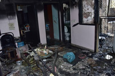 GHAZIABAD, INDIA - 18 Mayıs 2024: Cumartesi öğleden sonra Arihant Harmony 'de büyük bir yangın çıktı ve Indirapuram' da iki dizel jeneratör seti yakındaki dört dairede büyük hasara yol açtı