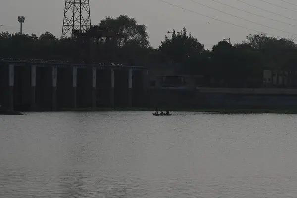 stock image A view of desert and low water level yamuna river at Wazirabad in North East Delhi, on May 22, 2024 in New Delhi, India. The water crisis in Delhi is mainly caused by the depleting water level in the Yamuna river