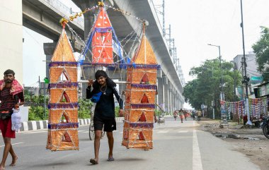 GHAZIABAD, INDIA - JULY 28, 2024: Kawariya bringing Gangajal from Haridwar near Meerut crossing to Murad nagar. The Kanwar Yatra is an annual pilgrimage of Lord Shiva's devotees clipart