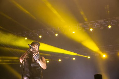 NEW DELHI, INDIA - 10 Mayıs: Şarkıcı Stebin Ben, SRCC 'nin Kuzey Kampüsü, Delhi Üniversitesi' ndeki üç günlük festivalinin son gününde 10 Mayıs 2024 'te Yeni Delhi, Hindistan' da sahne alıyor. 