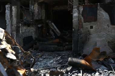NEW DELHI, INDIA - 26 Mayıs 2024 'te Hindistan' ın Yeni Delhi kentinde Vivek Vihar çocuk hastanesinde büyük bir yangın patlak verdiğinde yeni doğan yedi bebeğin öldüğü hastane manzarası
