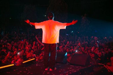 NEW DELHI, INDIA - 10 Mayıs 2024: Rapçi Panther, SRCC 'nin Kuzey Kampüsü, Delhi Üniversitesi' ndeki üç günlük festivalinin son gününde sahne aldı,