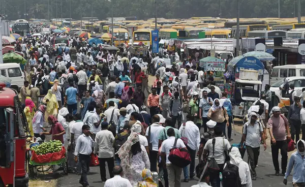 stock image Polling officials leave for their booths for the fifth phase of the General Election at Smriti Upvan, on May 19, 2024 in Lucknow, India.