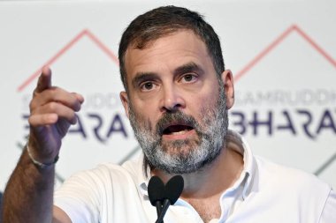 NEW DELHI, INDIA - 24 Nisan: Kongre Başkanı Rahul Gandhi, 24 Nisan 2024 tarihinde Hindistan 'ın Yeni Delhi kentinde Jawahar Bhavan' da Samajik Nyay Sammelan 'a sesleniyor.  