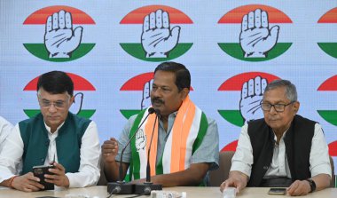 NEW DELHI, INDIA - APRIL 2, 2024: Muzaffarpur 'dan Lok Sabha BJP Milletvekili Ajay Nishad Meclis Başkanlığı, Bihar Mohan Prakash, Başkan, Medya ve Haberleşme Dairesi Pawan Khera, MP & Bihar PCC Başkanı Akhilesh Prasad Singh.