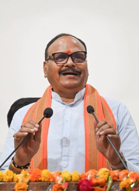 GREATER NOIDA, INDIA - Uttar Pradesh Genel Başkan Yardımcısı Brajesh Pathak, Gautam Budh Nagar Parlamento Seçmenleri Mahesh Sharma, MLA Pankaj Singh Bilgi Parkı III 'teki Sharda bir programa katıldı,