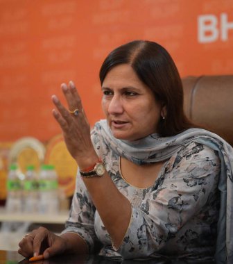 NEW DELHI, INDIA - 26 Nisan 2024 'te Hindistan' ın Yeni Delhi kentinde HT ile bir görüşme sırasında Batı Delhi Lok Sabha seçmen adayı Kamaljeet Sehrawat. 