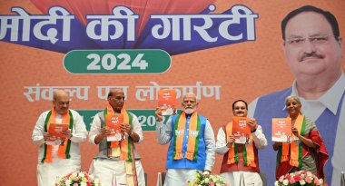 NEW DELHI, INDIA - 14 Nisan 2024: Başbakan Narendra Modi ile Birlik Savunma Bakanı Rajnath Singh ve İçişleri Bakanı Amit Şah, BJP Ulusal Başkanı JP Nadda, Maliye Bakanı Nirmala Sitharaman. 