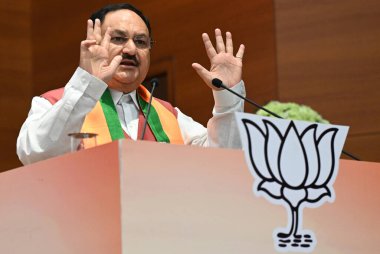 NEW DELHI, INDIA - 14 Nisan 2024 tarihinde Hindistan 'ın Yeni Delhi kentinde BJP Ulusal Başkanı JP Nadda, Lok Sabha Seçim 2024 Sankalp Patra' nın lansmanında. BJP seçim manifestosu - 'Sankalp Patra': Bir ulus, bir seçim