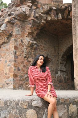 NEW DELHI, INDIA - 13 Nisan 2024: Bollywood oyuncusu Apoorva Arora, 13 Nisan 2024 tarihinde Hindistan 'ın Yeni Delhi kentinde, HT City ile özel bir röportaj ve özel çekim sırasında poz verdi.