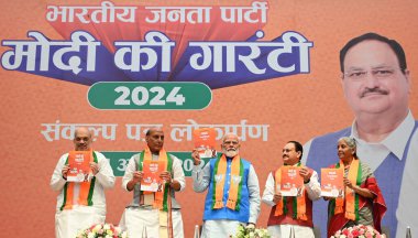 NEW DELHI, INDIA - 14 Nisan 2024: Başbakan Narendra Modi ile Birlik Savunma Bakanı Rajnath Singh ve İçişleri Bakanı Amit Şah, BJP Ulusal Başkanı JP Nadda, Maliye Bakanı Nirmala Sitharaman. 